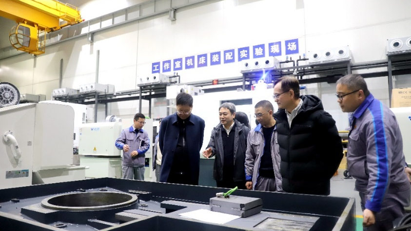 “重庆智能制造装备技术路径与发展战略研究”项目组前往乐动集团调研